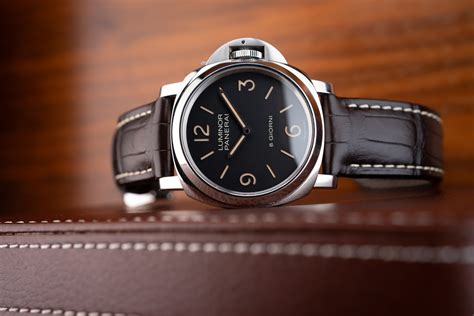 panerai pam914 hands on.